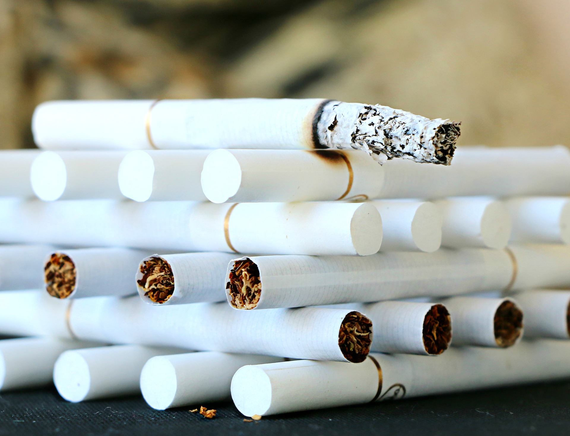 Letáky v balíčcích cigaret – ano, nebo ne?